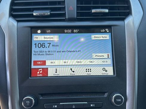 Used 2018 Ford Fusion SE w/ Fusion SE Technology Package FWD image 16
