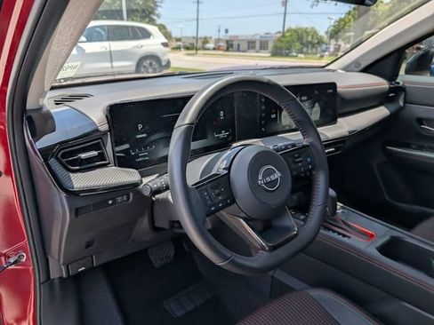 Used 2025 Nissan Kicks SR w/ Illumination Package AWD/4WD image 34