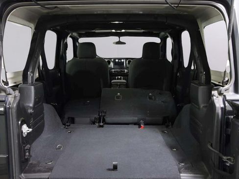 Used 2021 Jeep Wrangler Unlimited Sahara AWD/4WD image 15