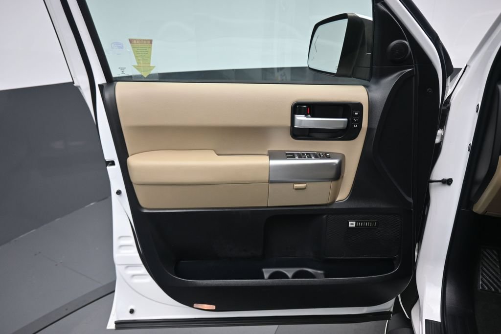 Used 2019 Toyota Sequoia Limited w/ Safety & Convenience Package AWD/4WD image 9
