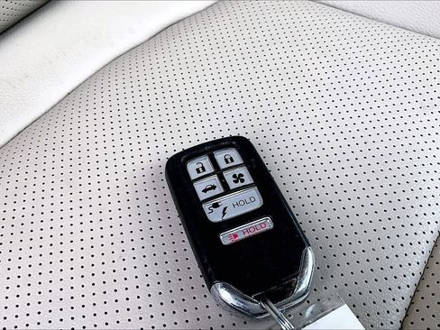 Used 2018 Honda Clarity Touring image 15