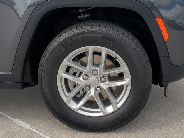 New 2026 Jeep Grand Cherokee Laredo RWD image 11