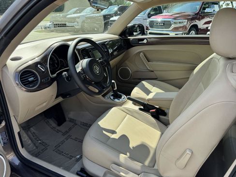 Used 2015 Volkswagen Beetle 1.8T FWD image 2