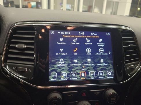 Certified 2022 Jeep Grand Cherokee Laredo X image 21