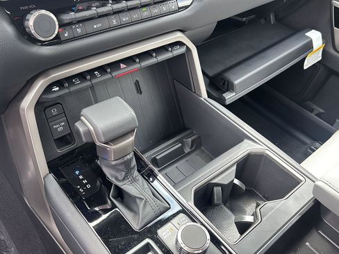 New 2026 Toyota Tundra Limited AWD/4WD image 9