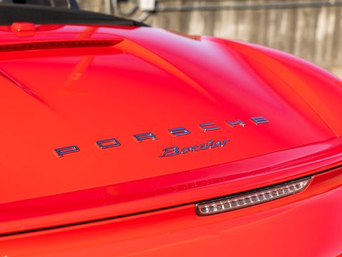 Used 2014 Porsche Boxster RWD image 24