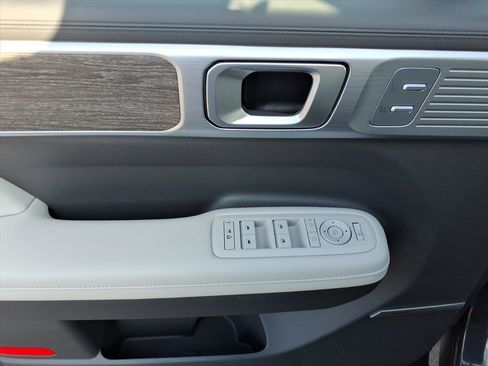 Used 2024 Hyundai Santa Fe Limited image 10