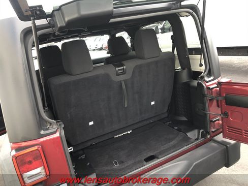 Used 2012 Jeep Wrangler Sport AWD/4WD image 17