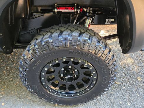 Used 2019 Toyota Tacoma TRD Off-Road w/ Technology Package AWD/4WD image 33