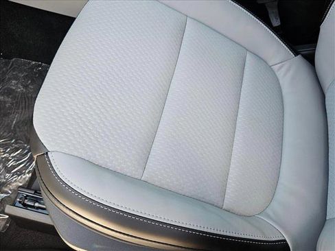 New 2025 Ford Escape SE image 4