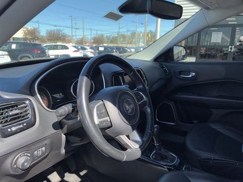 Used 2019 Jeep Compass Limited AWD/4WD image 9