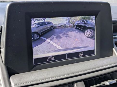 Used 2024 Chevrolet Suburban LS RWD image 11