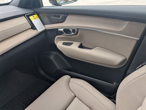 New 2026 Volvo XC90 T8 Ultra w/ Protection Package Premier image 24