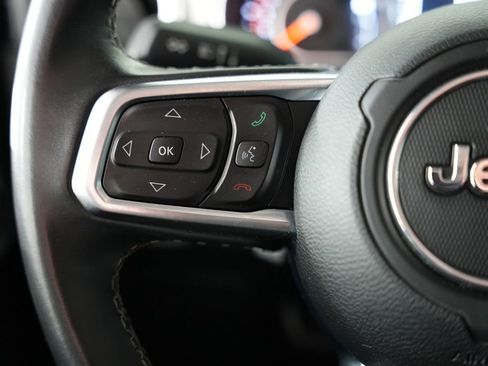 Used 2019 Jeep Wrangler Unlimited Sahara w/ Uconnect 4C Nav & Sound Group AWD/4WD image 10