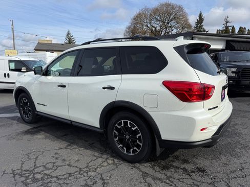 Used 2019 Nissan Pathfinder SL AWD/4WD image 6