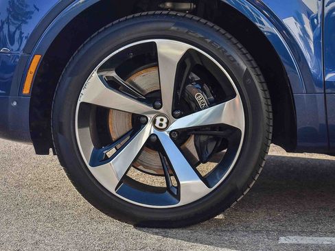 Used 2019 Bentley Bentayga image 7