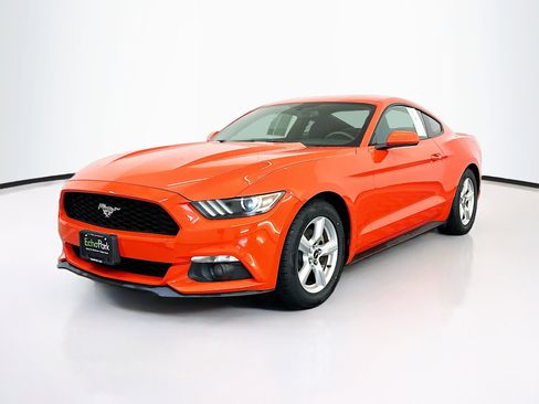Used 2015 Ford Mustang Coupe RWD image 3