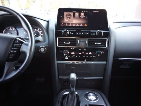 Used 2022 Nissan Armada SL w/ Midnight Edition Package image 19
