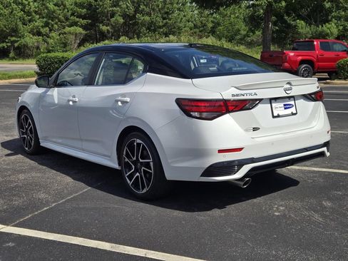 Used 2025 Nissan Sentra SR w/ SR Premium Package FWD image 7