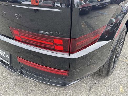 Used 2025 Hyundai Santa Fe Calligraphy image 9