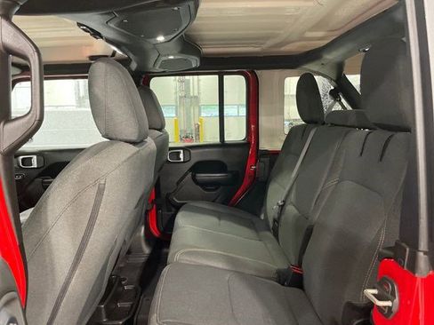 Used 2024 Jeep Wrangler Unlimited w/ Convenience Group AWD/4WD image 28