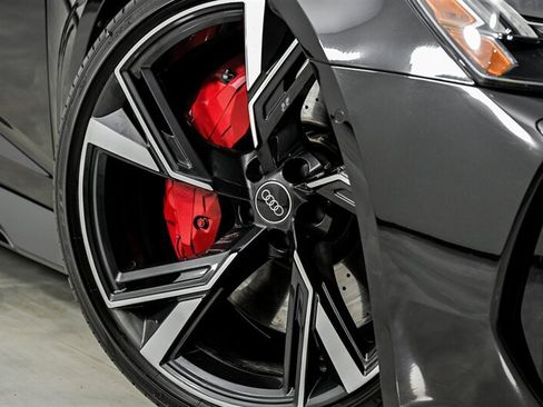 Used 2023 Audi RS 6 AWD/4WD image 3