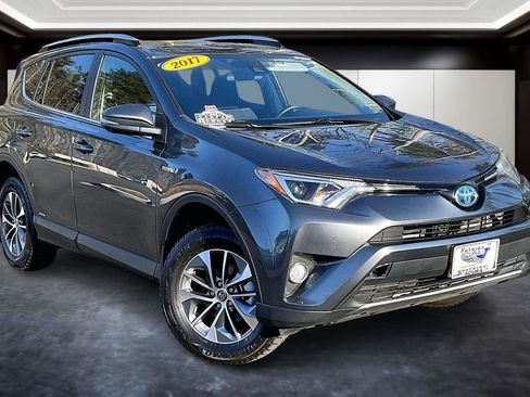 Used 2017 Toyota RAV4 XLE image 11