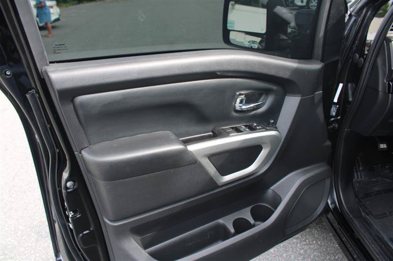 Used 2020 Nissan Titan SV w/ SV Convenience Package AWD/4WD image 12