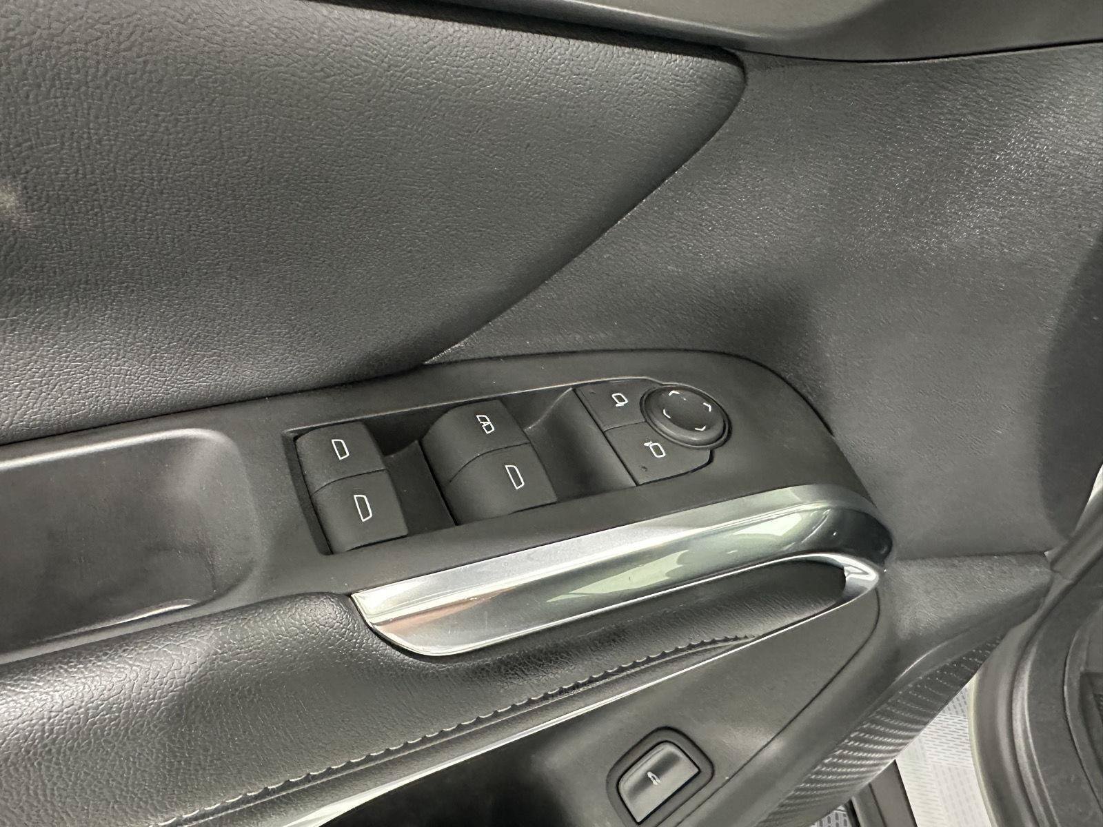 Used 2024 Chevrolet Traverse LT w/ LPO, Floor Liner Package AWD/4WD image 21