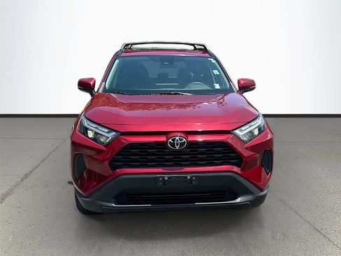 Used 2022 Toyota RAV4 XLE w/ Convenience Package AWD/4WD image 2