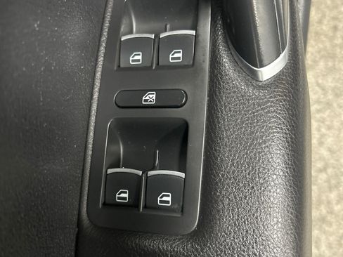 Used 2017 Volkswagen Passat 1.8T S FWD image 9