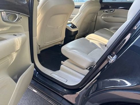 Used 2017 Volvo XC90 T6 Momentum w/ Vision Package AWD/4WD image 6