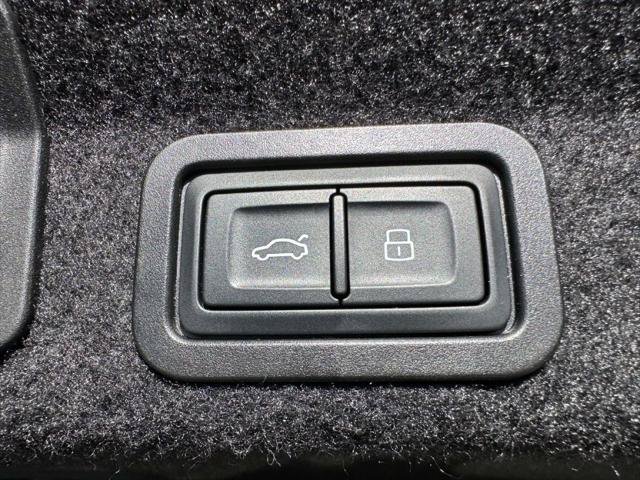 Used 2025 Audi A6 Premium Plus w/ Premium Plus Package AWD/4WD image 11
