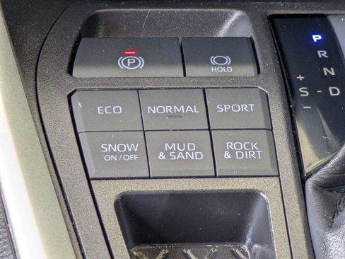 Used 2024 Toyota RAV4 LE image 21