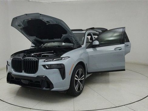Used 2026 BMW X7 xDrive40i image 10