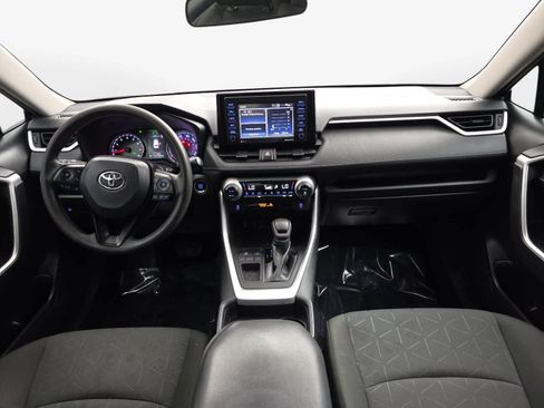 Used 2021 Toyota RAV4 XLE w/ Convenience Package FWD image 10