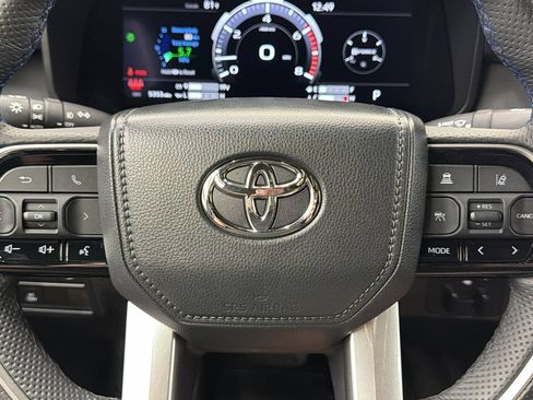 Used 2025 Toyota Tundra Platinum AWD/4WD image 28