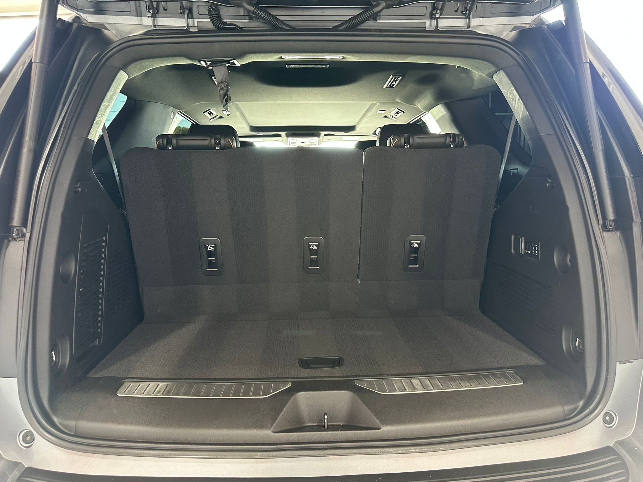 Used 2022 GMC Yukon AT4 AWD/4WD image 5
