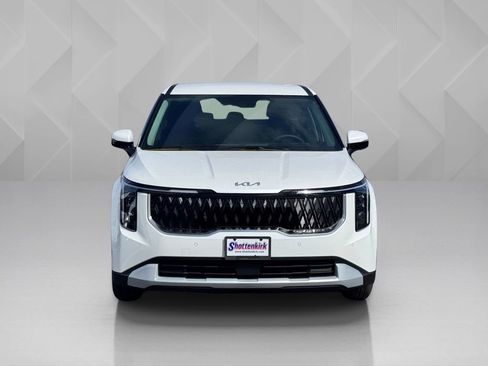 New 2026 Kia Carnival image 2