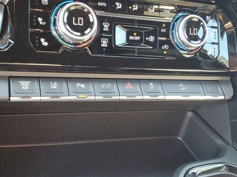 New 2026 GMC Sierra 2500 AT4 w/ AT4 Premium Plus Package AWD/4WD image 25