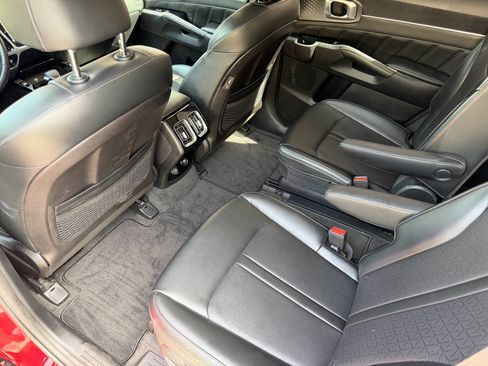 Used 2021 Kia Sorento SX AWD/4WD image 31