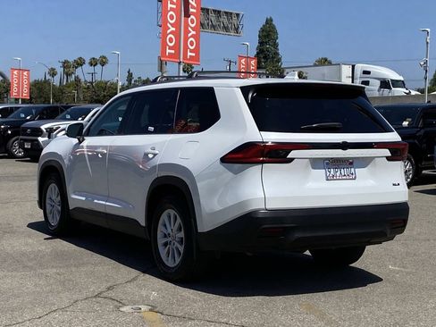 Certified 2024 Toyota Grand Highlander FWD image 41