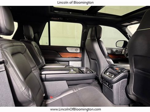 Used 2020 Lincoln Navigator Reserve AWD/4WD image 16