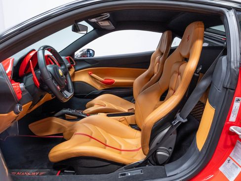 Used 2016 Ferrari 488 GTB RWD image 9