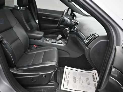 Used 2020 Jeep Grand Cherokee Overland AWD/4WD image 10