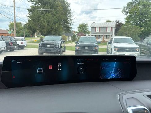 Used 2026 Ford Expedition Platinum w/ Driver's Package AWD/4WD image 38