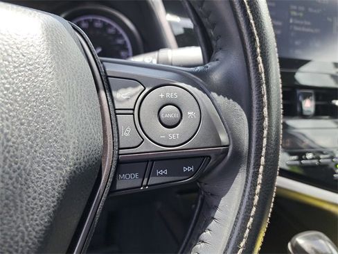 Used 2021 Toyota Camry SE w/ Convenience Package image 19