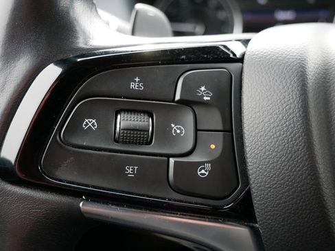 Used 2023 Buick Enclave Essence image 23