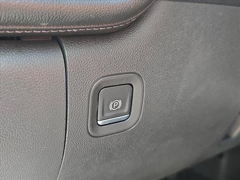 Used 2019 Chevrolet Silverado 1500 RST AWD/4WD image 10