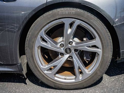 Used 2022 Audi e-tron GT Premium Plus image 10